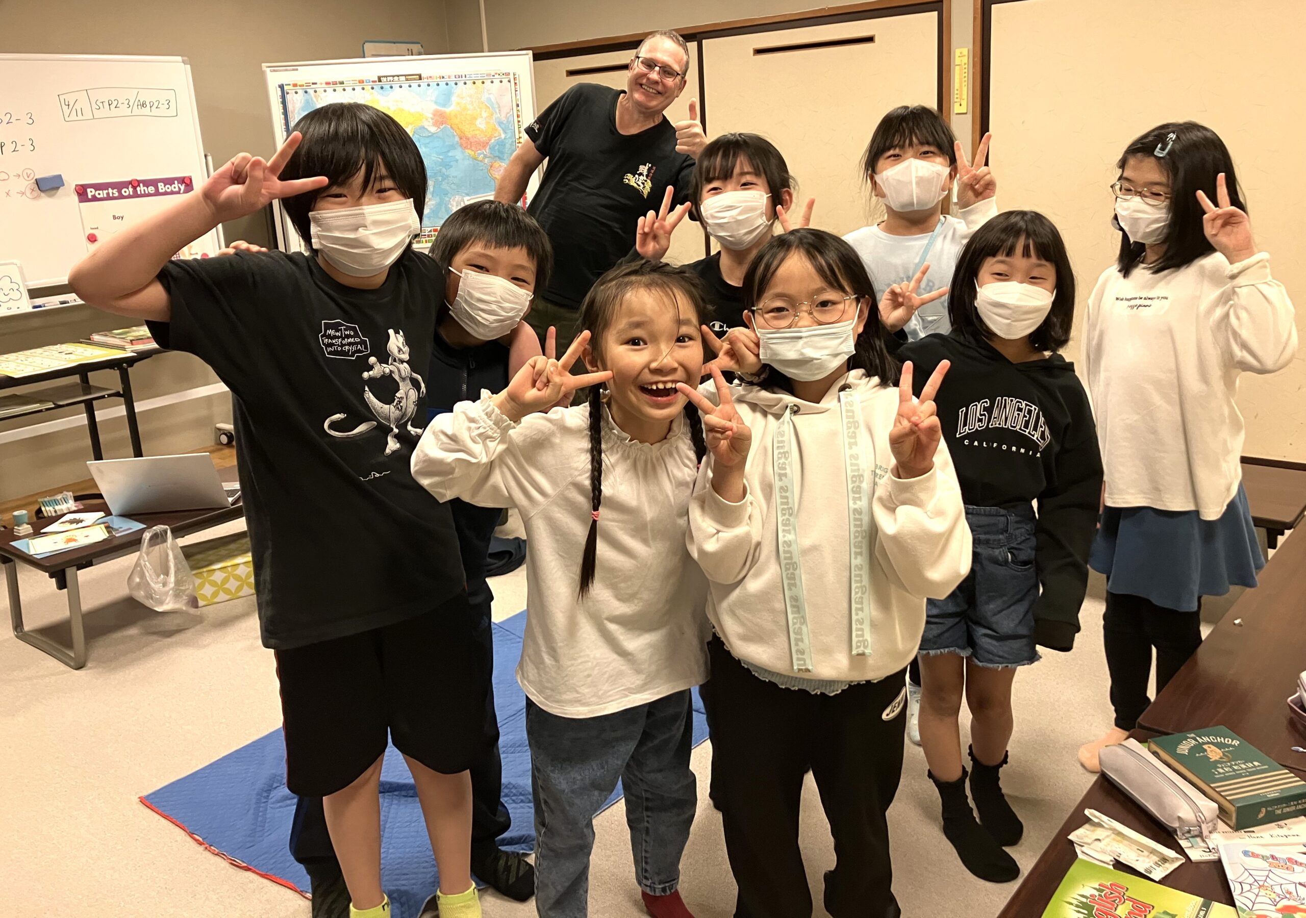 こども英会話アップル🍎中上級クラス　クイズ！